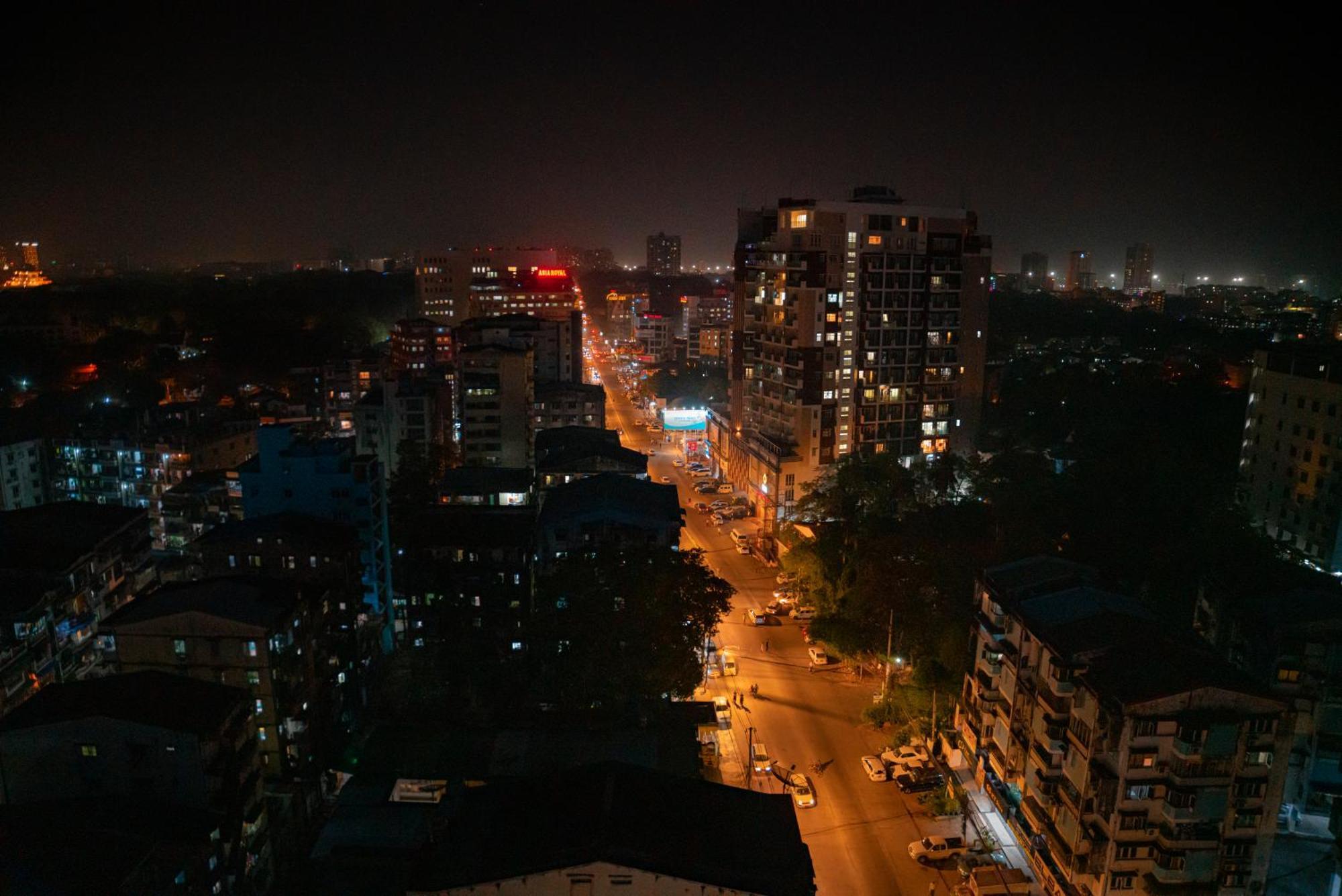 Hotel Sanchaung Yangon Exteriör bild