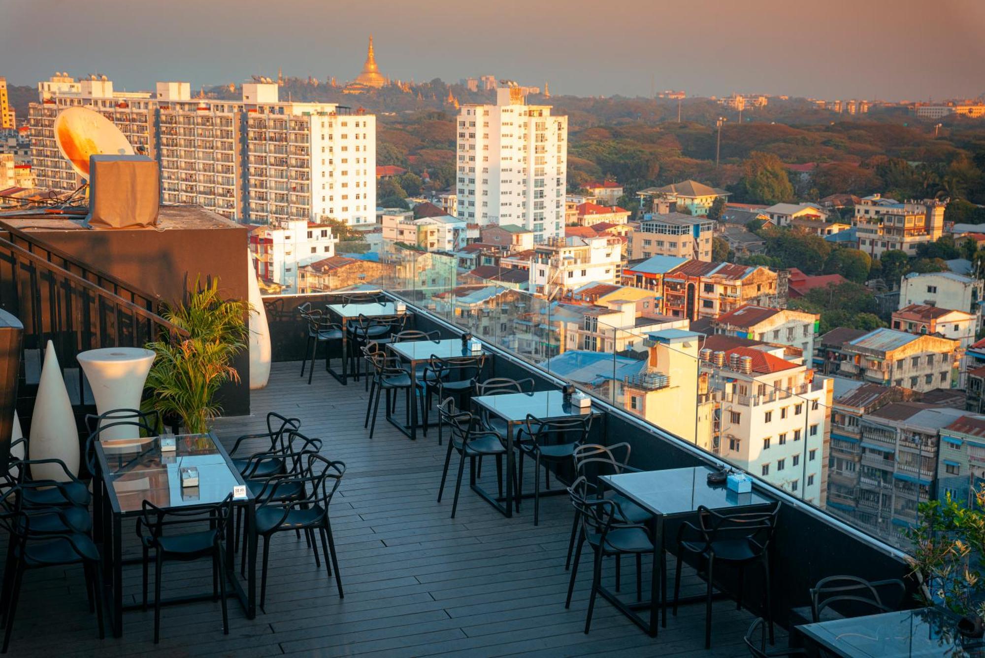 Hotel Sanchaung Yangon Exteriör bild