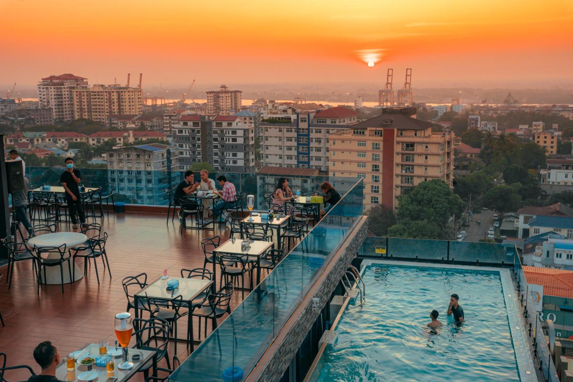 Hotel Sanchaung Yangon Exteriör bild