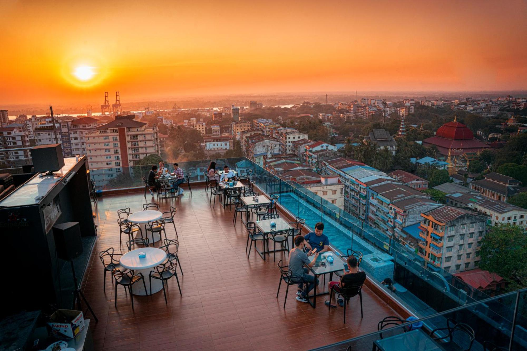 Hotel Sanchaung Yangon Exteriör bild